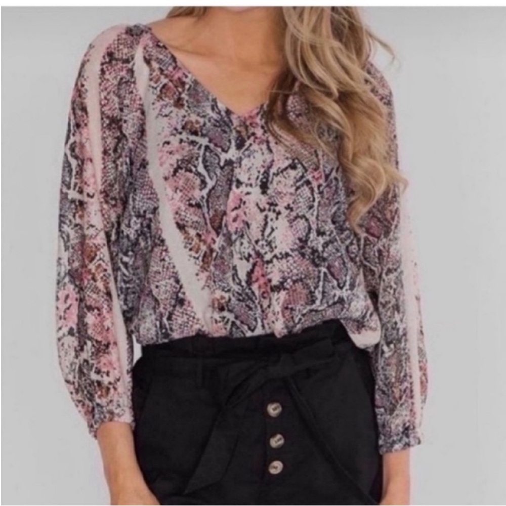 IVORY snake print tie front sheer blouse top
Brand new!!!